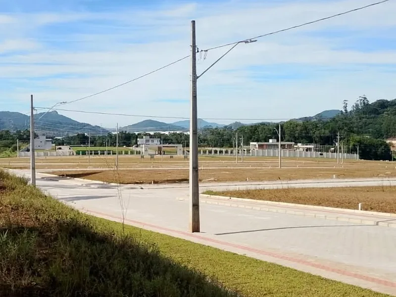 LOTES EM ITAJAÍ COM 200m² (10m x 20m) - Bairro Rio do Meio