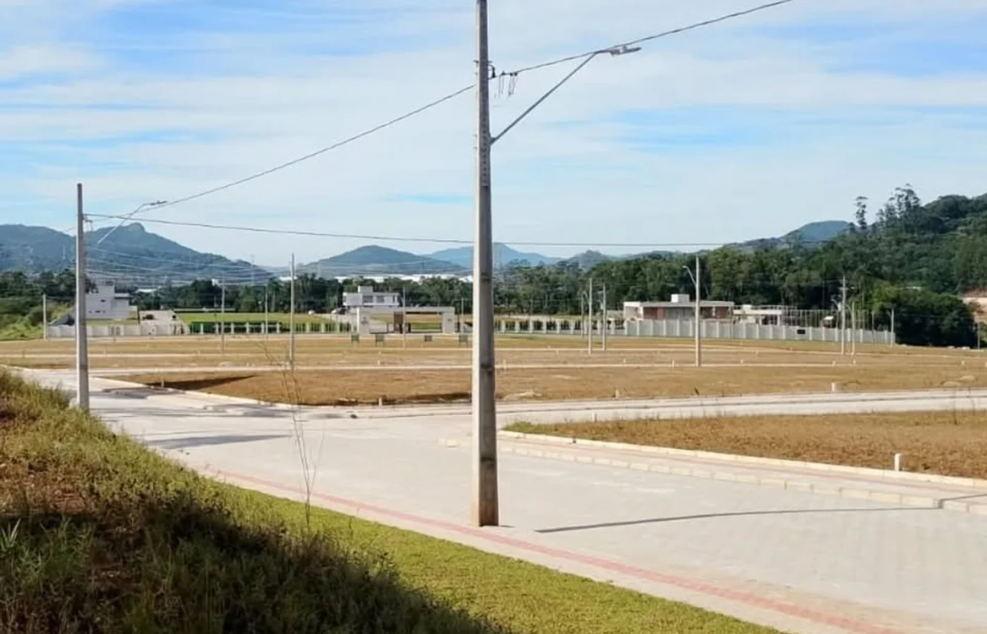 LOTES EM ITAJAÍ COM 200m² (10m x 20m) - Bairro Rio do Meio
