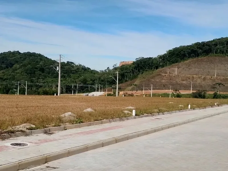 LOTES EM ITAJAÍ COM 200m² (10m x 20m) - Bairro Rio do Meio