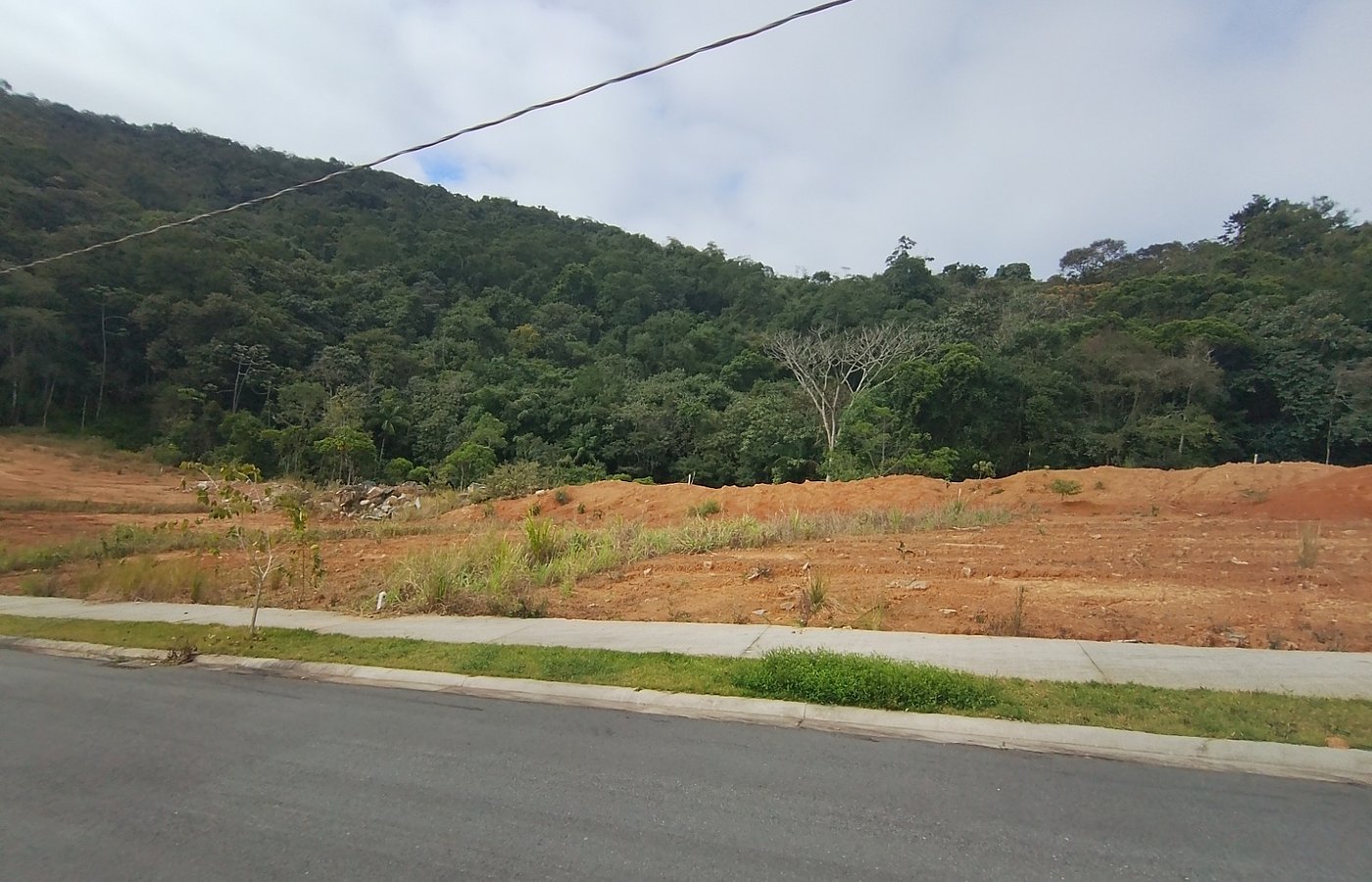 Terreno Urbano Escriturado com Natureza e Vista Privilegiada 