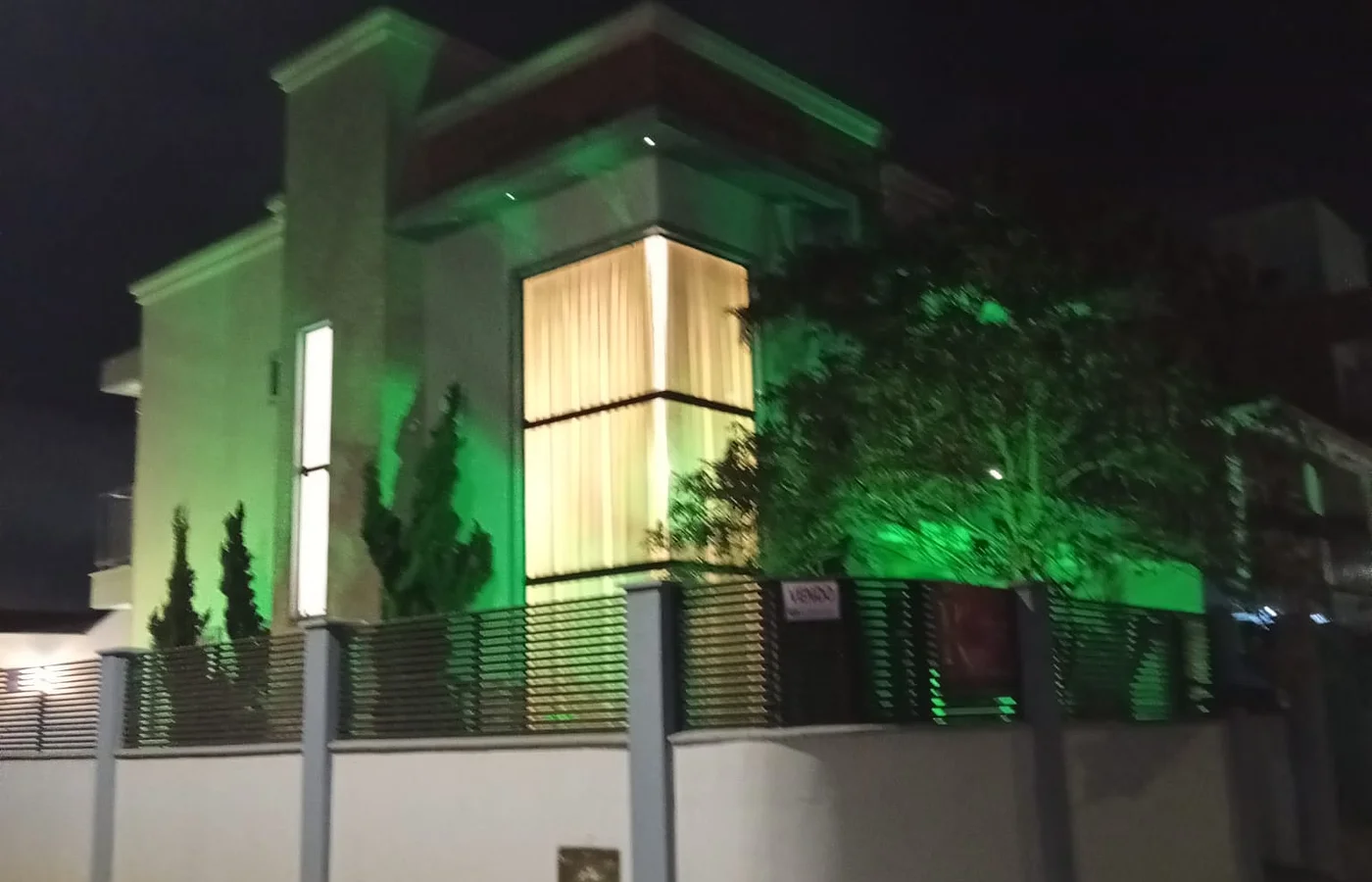 IMOVEL DE ALTO PADRÃO EM ÁREA NOBRE DE PENHA-SC