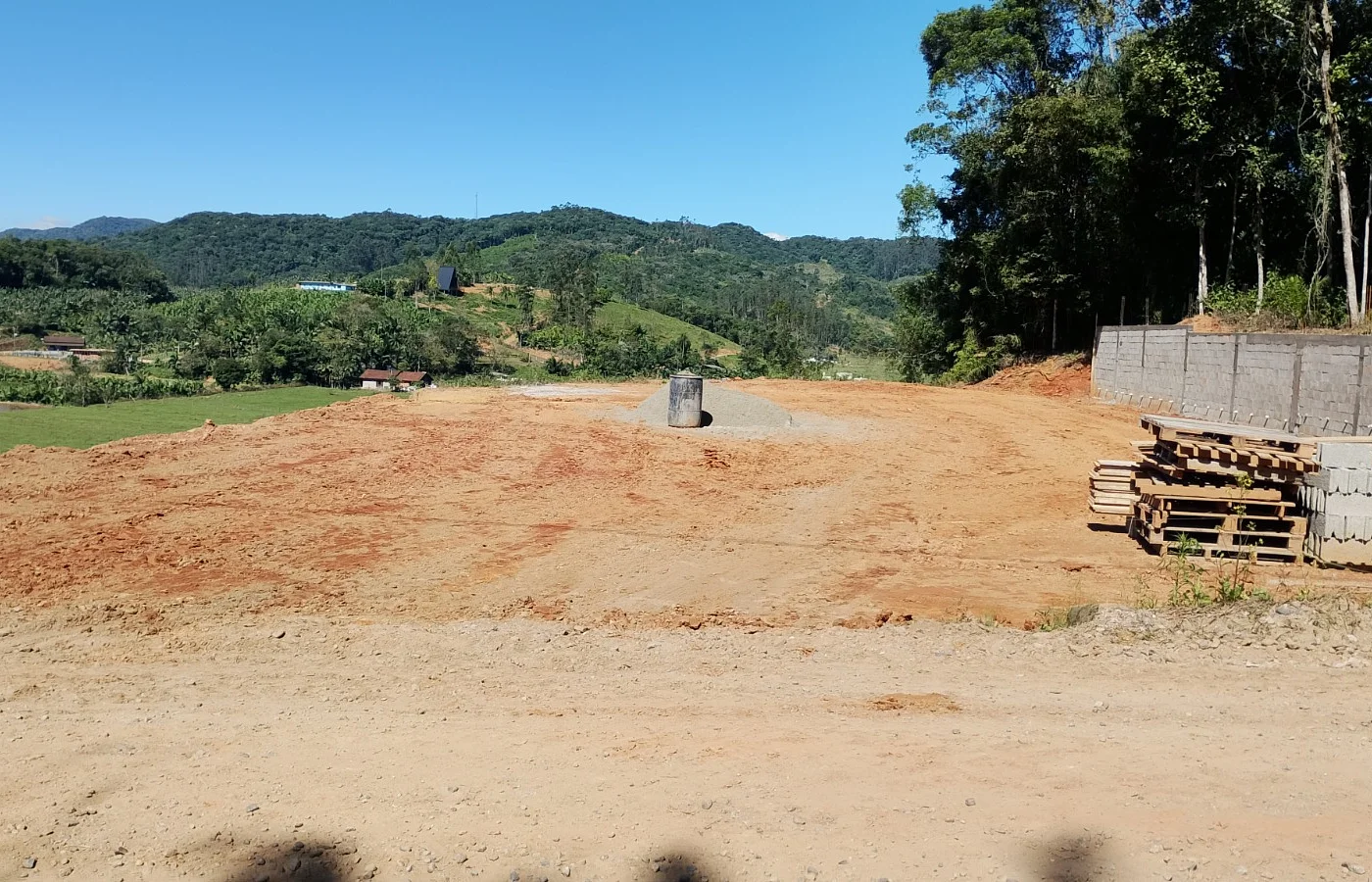  Terreno Rural com 1.000 m², Ideal para Casa de Campo, com Linda Vista e Pronto para Construir 